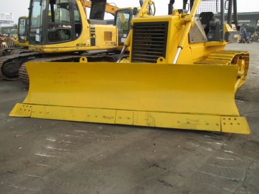 รถแทรกเตอร์ KOMATSU รุ่น D 85