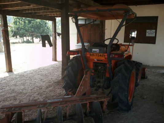 รถไถ 36 แรงปี 53 อุปกร 3 อย่าง ซ. ม 2000 นิด ฯฯ มือเดียวป้ายแดง ราคาเบาฯฯ 285000 บาท วันทูคอล 0986683479 dtac 0942839369 สิทธิ์ คับ รถไถ 36 แรงปี 53 อุปกร 3 อย่าง ซ. ม 2000 นิด ฯฯ มือเดียวป้ายแดง ราคาเบาฯฯ 285000 บาท วันทูคอล 0986683479 dtac 0942839369 สิทธิ์ คับ