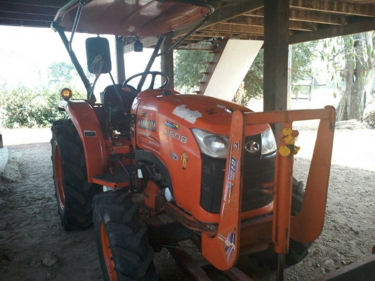 รถไถ 36 แรงปี 53 อุปกร 3 อย่าง ซ. ม 2000 นิด ฯฯ มือเดียวป้ายแดง ราคาเบาฯฯ 285000 บาท วันทูคอล 0986683479 dtac 0942839369 สิทธิ์ คับ รถไถ 36 แรงปี 53 อุปกร 3 อย่าง ซ. ม 2000 นิด ฯฯ มือเดียวป้ายแดง ราคาเบาฯฯ 285000 บาท วันทูคอล 0986683479 dtac 0942839369 สิทธิ์ คับ