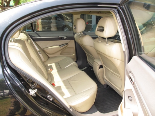 CIVIC FD 1.8 E ปี 2007 สีดำ ติด LPG ออกรถ 19,000 บาท