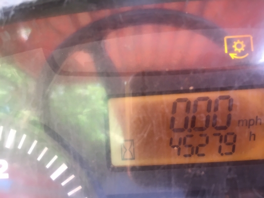 รถไถ KUBOTA 7040 , 2 เพลา. , ( รถทำงาน 4,5xx ชม. ) สนใจติดต่อ 081 - 6079515 รถไถ KUBOTA 7040 , 2 เพลา. , ( รถทำงาน 4,5xx ชม. ) สนใจติดต่อ 081 - 6079515