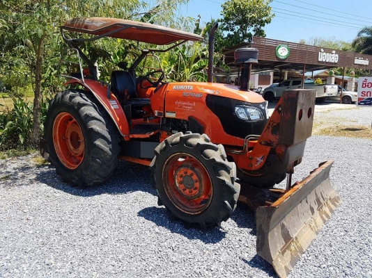 KUBOTA M7040 ปี55 สามพันกว่าชั่วโมง รถสวยๆ เครื่องดี พร้อมใช้งาน อุปกรณ์2ชิ้น เล่มพร้อม ราคาต่อรองได้ 0872976734