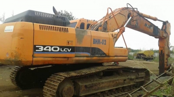 DOOSAN 340LC-V ราคา 1,190,000 บาท เครื่องดี ปั้มดี โช่หนา. เอวแน่น เอกสารอินวอยท์  รถอยู่ จ.อุบลราชธานี โทร 098-1862844 อ๊อฟ 101ไอดีไลน์ ja5657