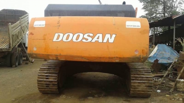 DOOSAN 340LC-V ราคา 1,190,000 บาท เครื่องดี ปั้มดี โช่หนา. เอวแน่น เอกสารอินวอยท์  รถอยู่ จ.อุบลราชธานี โทร 098-1862844 อ๊อฟ 101ไอดีไลน์ ja5657