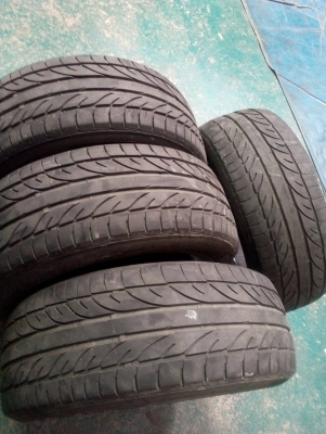 215/60R15 BRIDGESTONE POTENZA GIII ชุด 4 เส้น ปีเก่าแต่ยางสวยทน tel.063-286-3551,081-427-3941