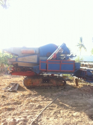 ขายรถเกี่ยวข้าวตัวเดิน10HTไม่มีเครื่องไม่มีปั๊มตามสภาพ