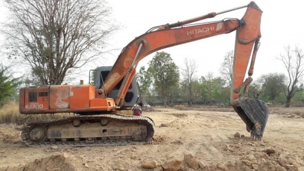 เก่านอก 2 ปี 735,000 HITACHI EX200-3 เครื่องดี ปั้มแรง โช่หนา เอวแน่น ไฟฟ้าครบ เอกสารอินวอยท์ รถอยู่ จ.สุรินทร์ โทร 098-1862844 อ๊อฟ 101 ไอดีไลน์ ja5657