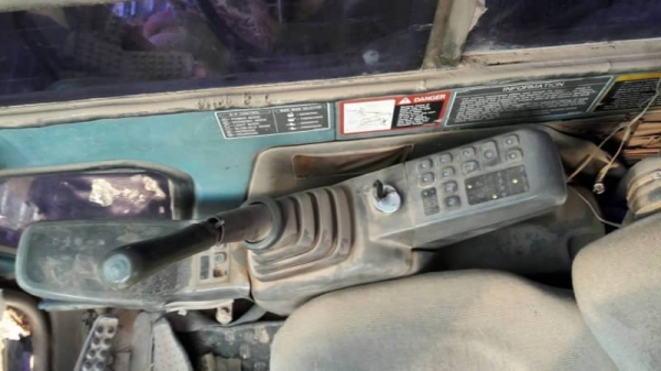 เก่านอก 2 ปี 735,000 HITACHI EX200-3 เครื่องดี ปั้มแรง โช่หนา เอวแน่น ไฟฟ้าครบ เอกสารอินวอยท์ รถอยู่ จ.สุรินทร์ โทร 098-1862844 อ๊อฟ 101 ไอดีไลน์ ja5657