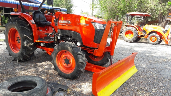 ขายรถไถL4708ใบมีดผาลหลังใหม่พร้อมใช้ครับ ขายรถไถL4708ใบมีดผาลหลังใหม่พร้อมใช้ครับ