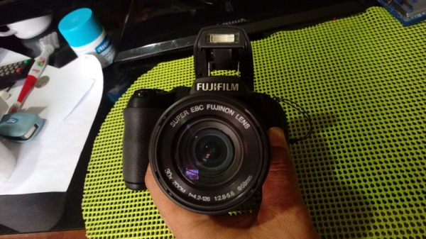 FUJI Finepix HS20EXR