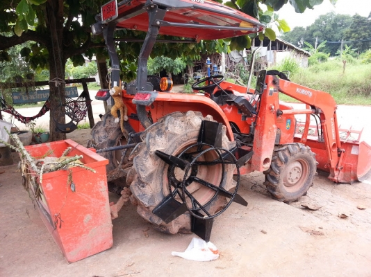 ขาย ล้อกันจม ล้อเหล็ก ของรถแทรกเตอร์คูโบต้า ขาย ล้อกันจม ล้อเหล็ก ของรถแทรกเตอร์คูโบต้า