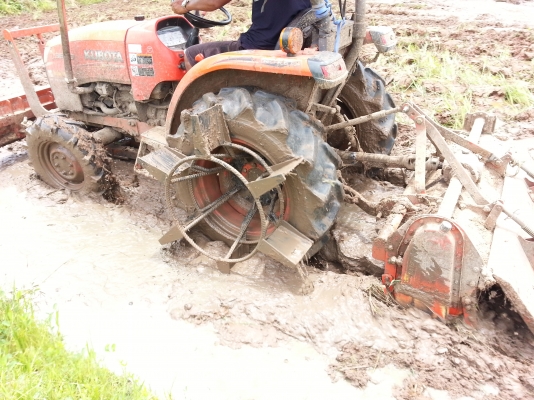 ขาย ล้อกันจม ล้อเหล็ก ของรถแทรกเตอร์คูโบต้า