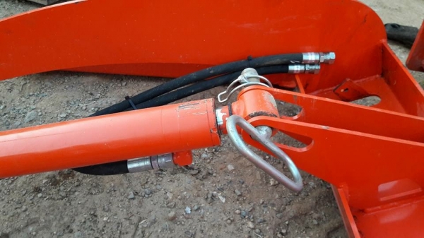 ขายดันหน้าตราช้างคานบนสภาพเหมือนใหม่ ของรุ่น3208SP ราคา33,000.คับ