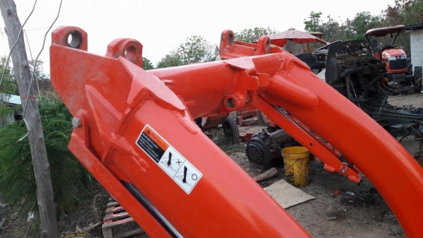 ขายดันหน้าตราช้างคานบนสภาพเหมือนใหม่ ของรุ่น3208SP ราคา33,000.คับ