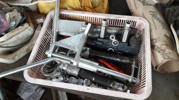 ขายดันหน้าตราช้างคานบนสภาพเหมือนใหม่ ของรุ่น3208SP ราคา33,000.คับ