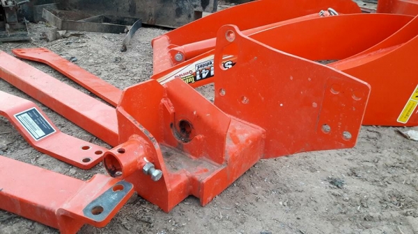 ขายดันหน้าตราช้างคานบนสภาพเหมือนใหม่ ของรุ่น3208SP ราคา33,000.คับ