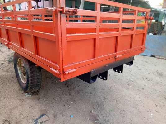 พ่วงลากเพลาสี่ล้อกลาง