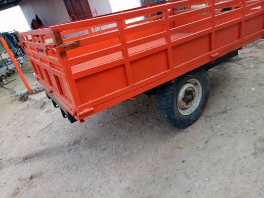 พ่วงลากเพลาสี่ล้อกลาง