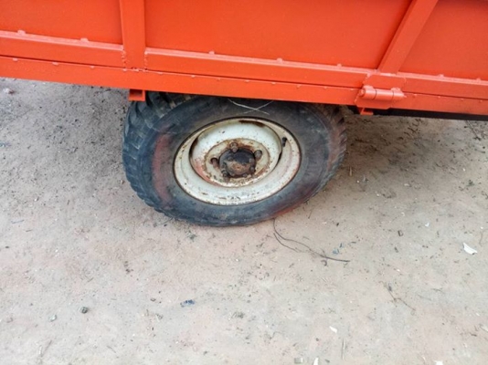 พ่วงลากเพลาสี่ล้อกลาง