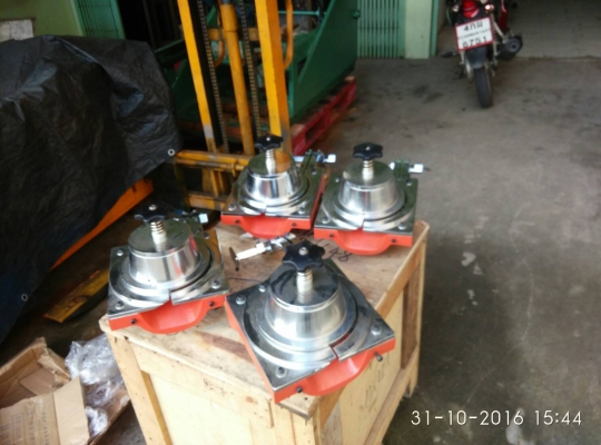 เครื่องย้ำรีเว็ท ใบประตูม้วน