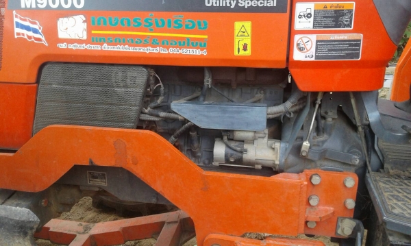 รถไถ M 90  อุปกร2 อย่าง พร้อมใช้งาน ราคา 550000 บาท ( ดูรถก่อนต่อ )    วันทูคอล 0986683479 dtac 0942839369 สิทธิ์ คับ