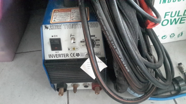 เครื่องเชื่อม TIG/Stick