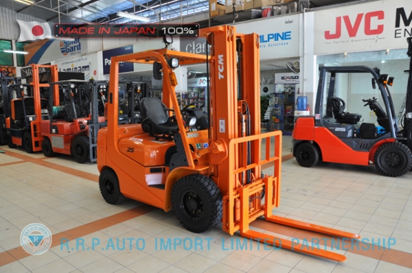 ขายรถโฟล์คลิฟท์มือสอง TCM รุ่น FD25T6H-39E00762 นำเข้าจากประเทศญี่ปุ่น 100\% ไม่เคยใช้งานในประเทศไทย