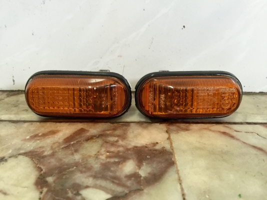 ขายไฟเลี้ยวแก้มข้าง HONDA รุ่น CIVIC 3 D สีส้มเดิมๆ ขายไฟเลี้ยวแก้มข้าง HONDA รุ่น CIVIC 3 D สีส้มเดิมๆ