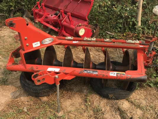 ขายผานพรวน ตราช้าง DH226 ใบ22 ใส่กับรถ 30-40 แรง สวยๆไม่มีแตกไม่มีดาม