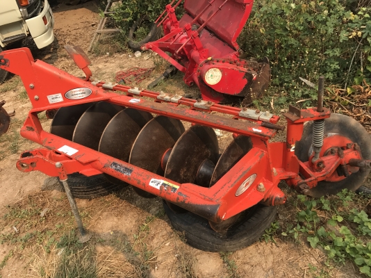 ขายผานพรวน ตราช้าง DH226 ใบ22 ใส่กับรถ 30-40 แรง สวยๆไม่มีแตกไม่มีดาม