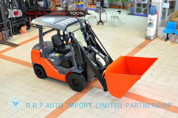 ขายรถโฟล์คลิฟท์มือสอง TOYOTA รุ่น 6SD12-30126 นำเข้าจากประเทศญี่ปุ่น 100\% ไม่เคยใช้งานในไทย