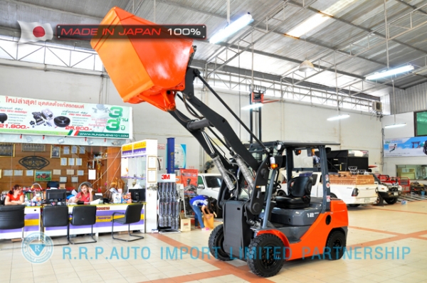 ขายรถโฟล์คลิฟท์มือสอง TOYOTA รุ่น 6SD12-30126 นำเข้าจากประเทศญี่ปุ่น 100\% ไม่เคยใช้งานในไทย