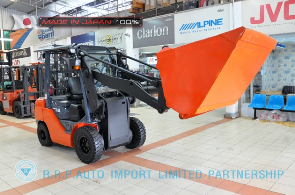 ขายรถโฟล์คลิฟท์มือสอง TOYOTA รุ่น 6SD12-30126 นำเข้าจากประเทศญี่ปุ่น 100\% ไม่เคยใช้งานในไทย