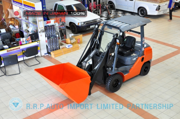 ขายรถโฟล์คลิฟท์มือสอง TOYOTA รุ่น 6SD12-30126 นำเข้าจากประเทศญี่ปุ่น 100\% ไม่เคยใช้งานในไทย