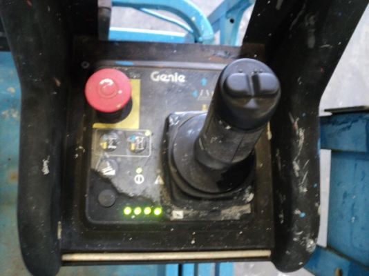 กระเช้าไฟฟ้า GENIE GS2032 # 60859สูง 8 เมตร มือสองญี่ปุ่น