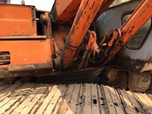 HITACHI EX200-2 ราคา 435,000 บาท เครื่องดี ปั้มแรง โช่หนา เอวแน่น  เอกสารอินวอยท์  รถอยู่ จ.สุรินทร์  โทร 098-1862844 ไอดีไลน์ ja5657