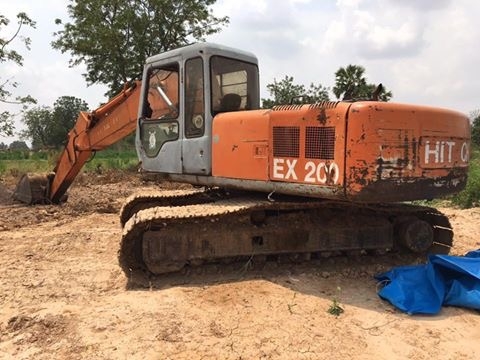 HITACHI EX200-2 ราคา 435,000 บาท เครื่องดี ปั้มแรง โช่หนา เอวแน่น  เอกสารอินวอยท์  รถอยู่ จ.สุรินทร์  โทร 098-1862844 ไอดีไลน์ ja5657