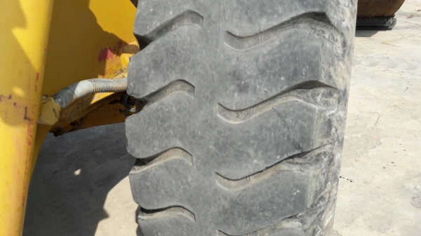 รถตัก FURUKAWA รุ่น FL 320 A SERIAL 5851 ขับเคลื่อนสองเพลา