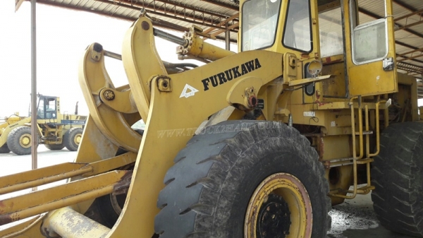 รถตัก FURUKAWA รุ่น FL 320 A SERIAL 5851 ขับเคลื่อนสองเพลา