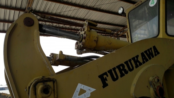 รถตัก FURUKAWA รุ่น FL 320 A SERIAL 5851 ขับเคลื่อนสองเพลา