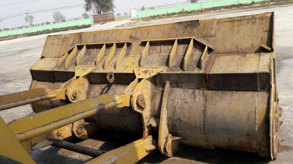 รถตัก FURUKAWA รุ่น FL 320 A SERIAL 5851 ขับเคลื่อนสองเพลา