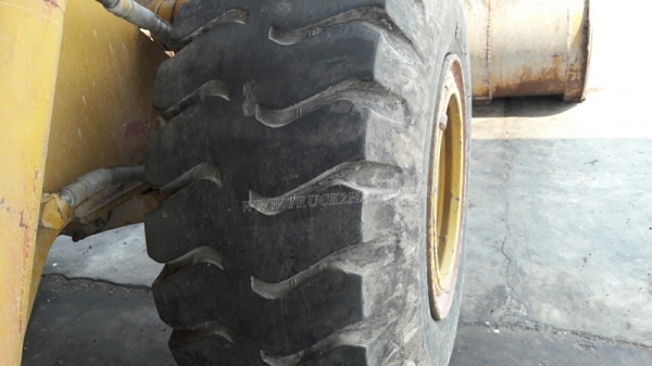 รถตัก FURUKAWA รุ่น FL 320 A SERIAL 5851 ขับเคลื่อนสองเพลา