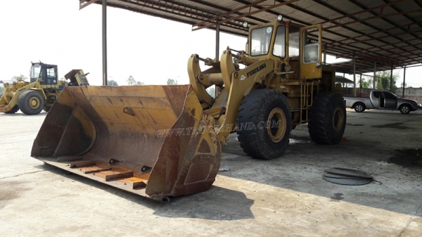 รถตัก FURUKAWA รุ่น FL 320 A SERIAL 5851 ขับเคลื่อนสองเพลา