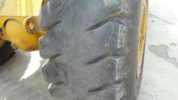 รถตัก FURUKAWA รุ่น FL 320 A SERIAL 5851 ขับเคลื่อนสองเพลา