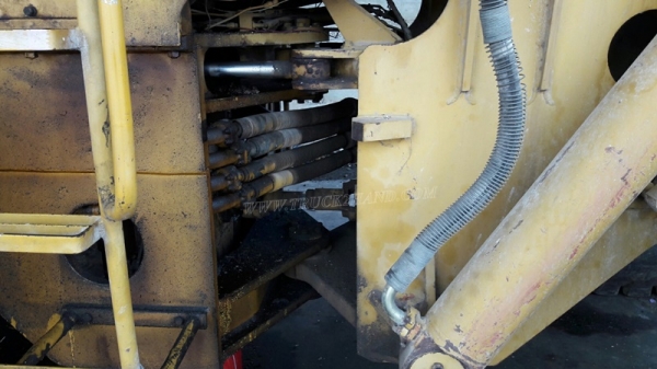 รถตัก FURUKAWA รุ่น FL 320 A SERIAL 5851 ขับเคลื่อนสองเพลา