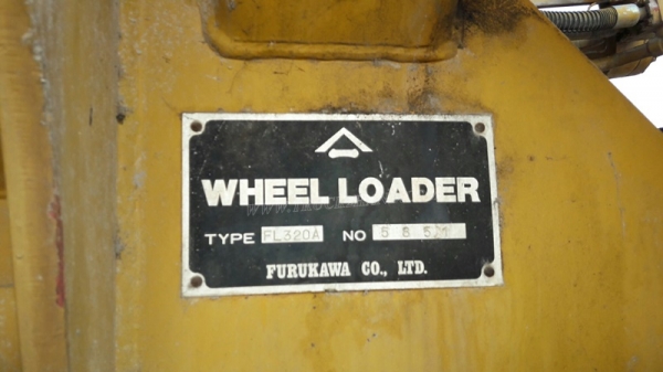 รถตัก FURUKAWA รุ่น FL 320 A SERIAL 5851 ขับเคลื่อนสองเพลา