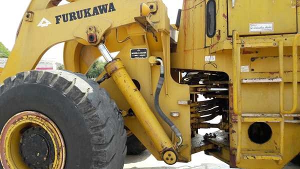 รถตัก FURUKAWA รุ่น FL 320 A SERIAL 5851 ขับเคลื่อนสองเพลา