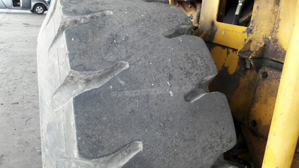 รถตัก FURUKAWA รุ่น FL 320 A SERIAL 5851 ขับเคลื่อนสองเพลา