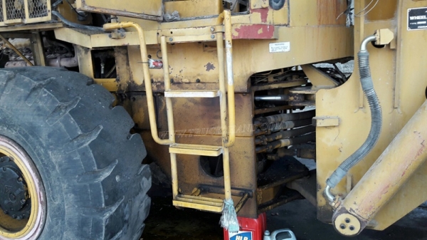 รถตัก FURUKAWA รุ่น FL 320 A SERIAL 5851 ขับเคลื่อนสองเพลา