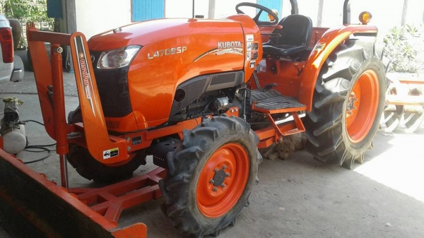 ขายรถไถ L4708SP ปี58 ใช้งาน467ชั่วโมง อุปกรณ์ ดันหน้า ผานหลัง เอกสารพร้อมโอน ราคา460,000 สนใจโทร 090-8588220คุณนะ 093-3258446คุณบิว เว็บไซต์ส่วนตัว www.narong2truck.com www.truck.in.th/498 ID: narong498 ID: 0933258446 เพจ Facebook ณรงค์ ซื้อขายรถมือสอง กล